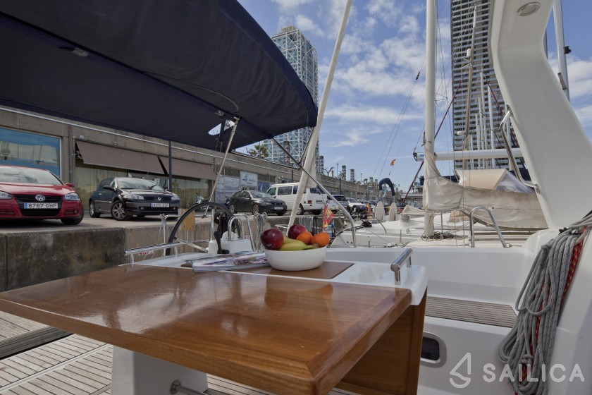 Oceanis 35.1 - Yacht Charter Sailica