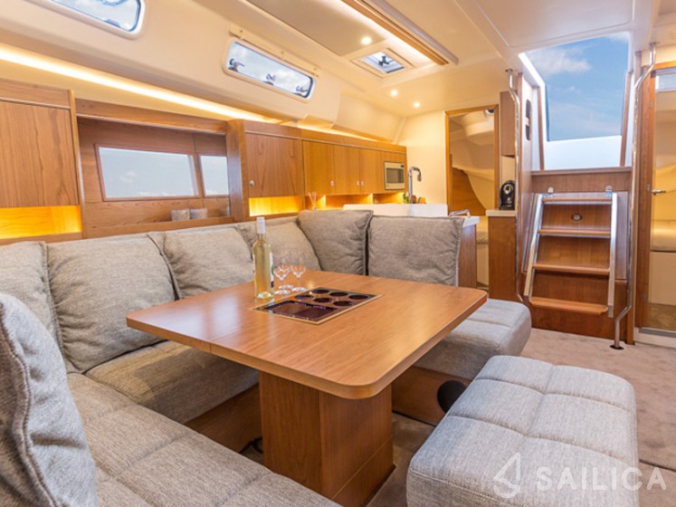 Hanse 455 - Yacht Charter Sailica