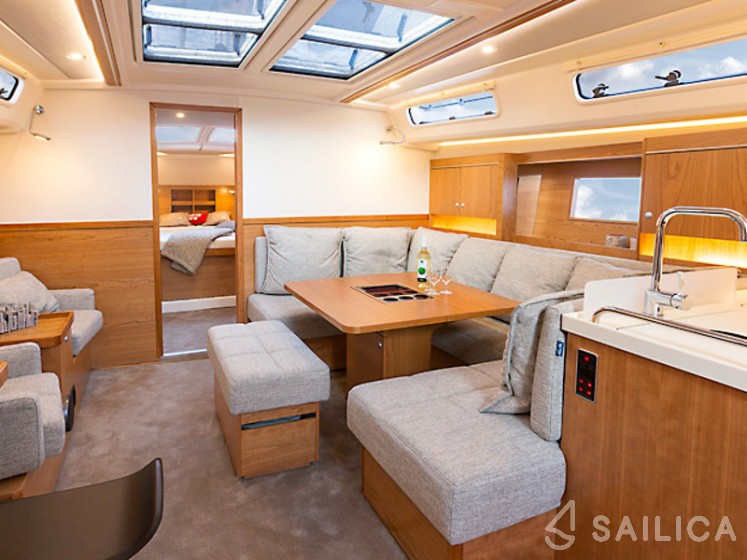 Hanse 455 - Yacht Charter Sailica