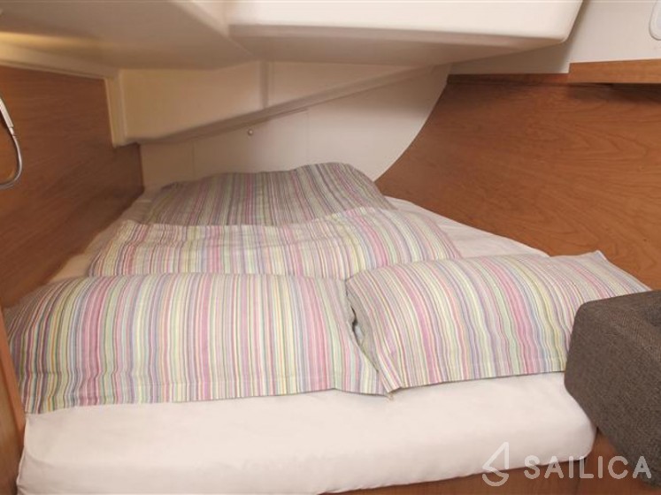Hanse 415 - Yacht Charter Sailica