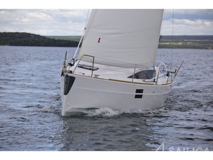 Elan 35 Impression - Yacht Charter Sailica