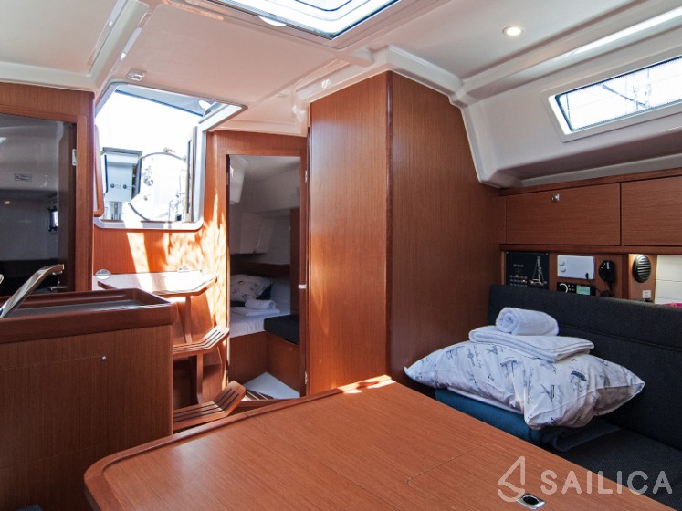 Bavaria 34 Cruiser - Yacht Charter Sailica