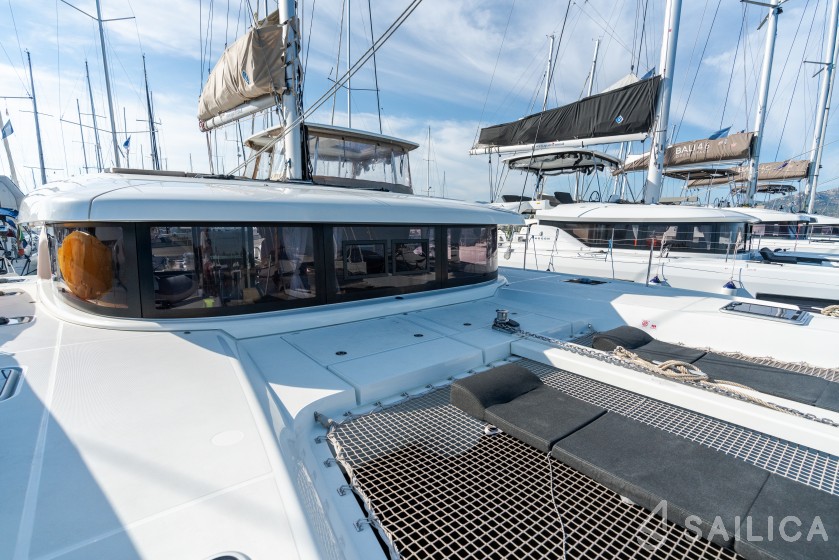 Lagoon 42 - Yacht Charter Sailica