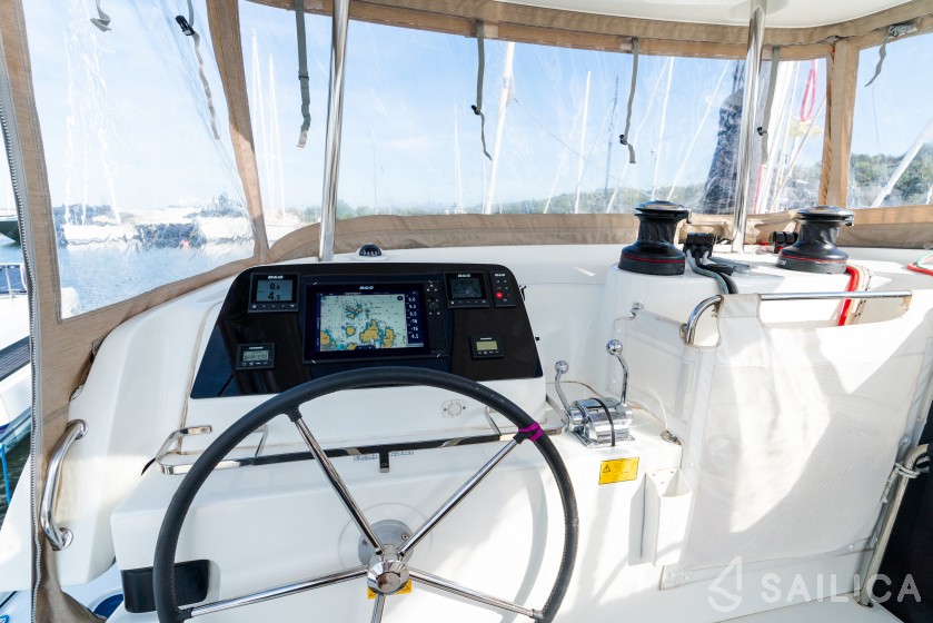 Lagoon 42 - Yacht Charter Sailica