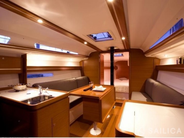 Dufour 360 GL - Yacht Charter Sailica