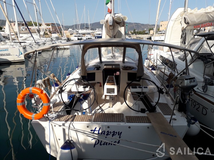 Dufour 360 GL - Yacht Charter Sailica