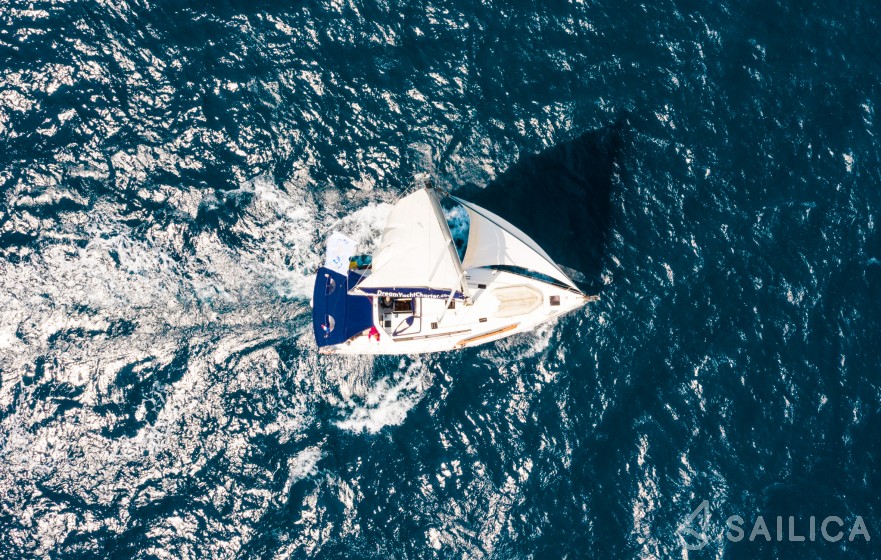 Oceanis 48 - Yacht Charter Sailica