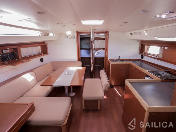 Oceanis 48 - Yacht Charter Sailica