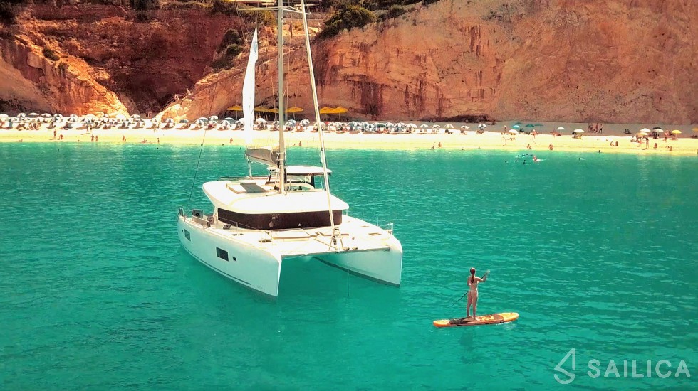 Lagoon 42 - Yacht Charter Sailica