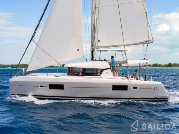 Lagoon 42 - Yacht Charter Sailica