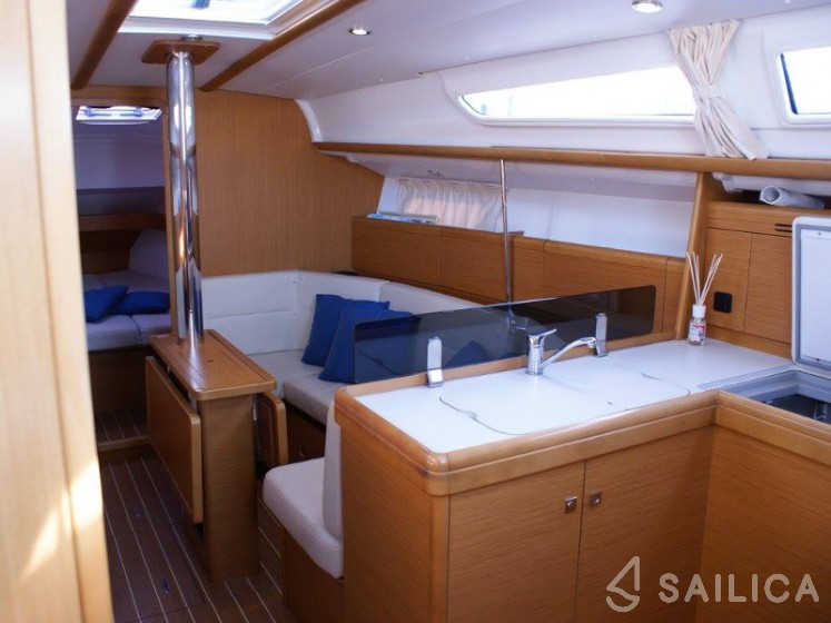 Sun Odyssey 36i - Yacht Charter Sailica