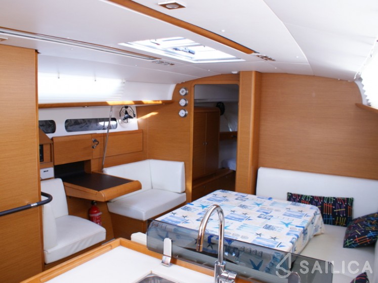Sun Odyssey 409 - Yacht Charter Sailica