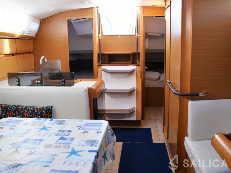 Sun Odyssey 409 - Yacht Charter Sailica
