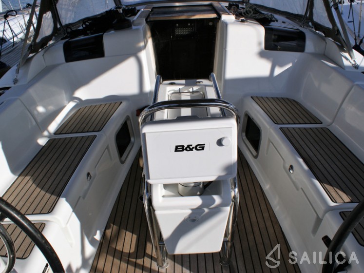 Sun Odyssey 409 - Yacht Charter Sailica