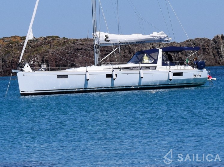 Oceanis 48 - Yacht Charter Sailica
