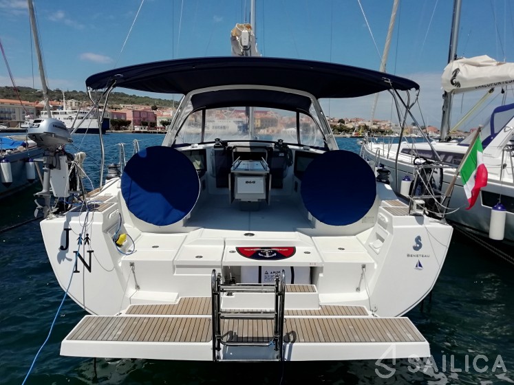 Oceanis 45 - Yacht Charter Sailica