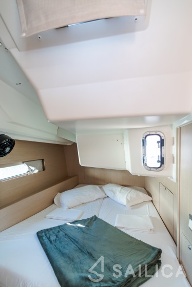 Oceanis 40.1 - Yacht Charter Sailica