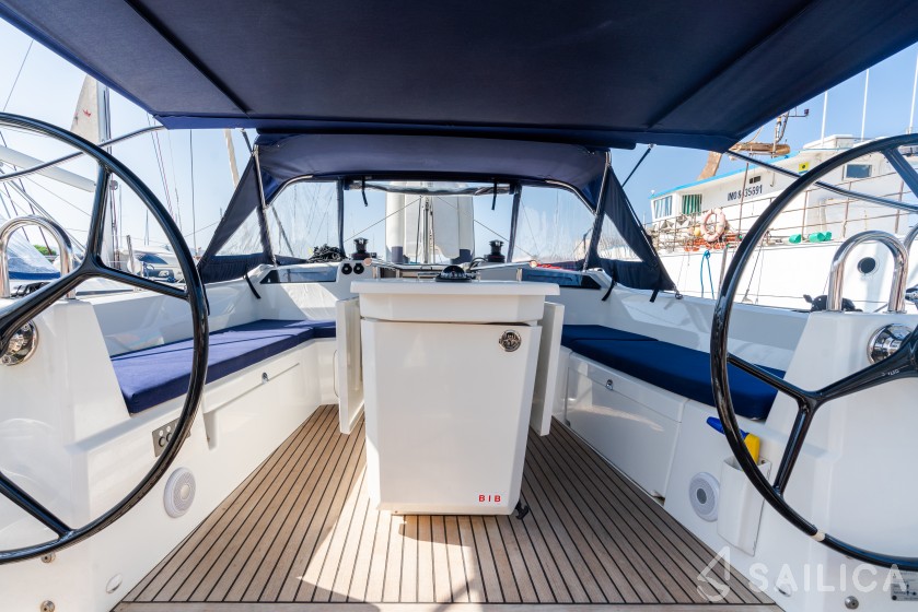 Oceanis 40.1 - Yacht Charter Sailica
