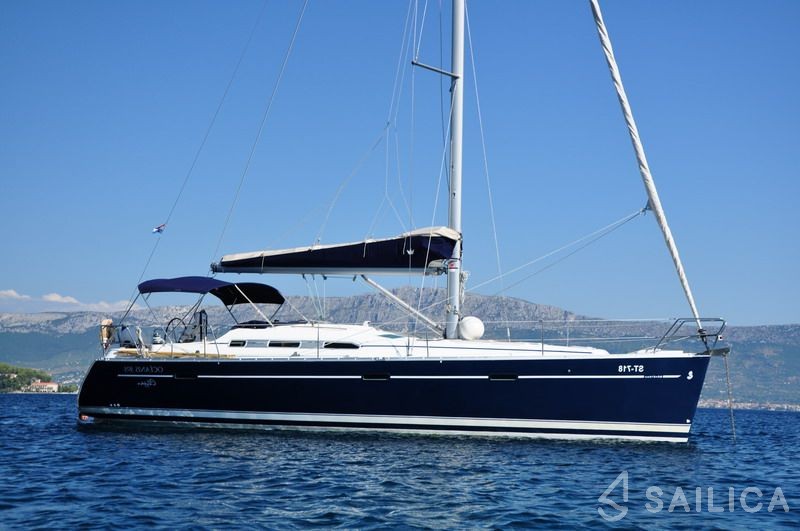 Oceanis 393 - Yacht Charter Sailica