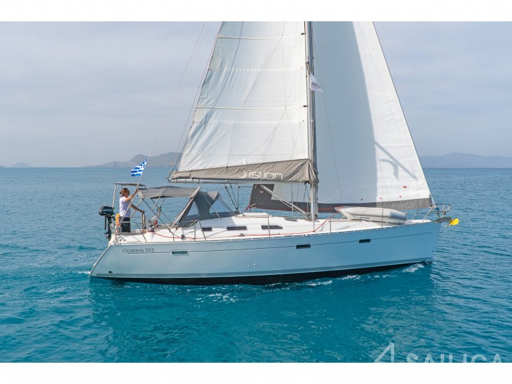 Oceanis 393 - Yacht Charter Sailica