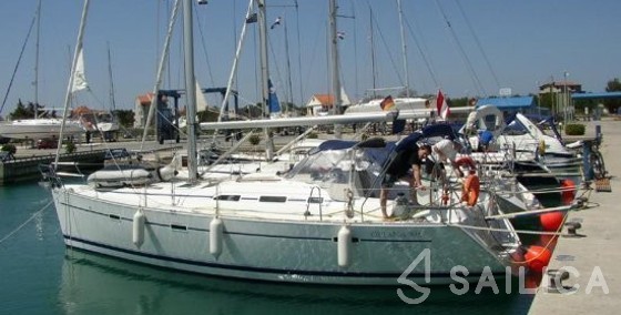 Oceanis 393 - Yacht Charter Sailica