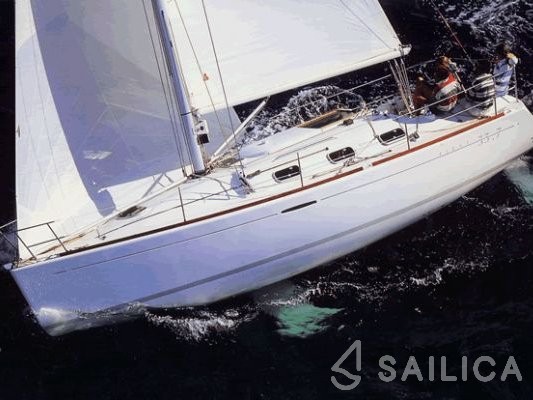 Oceanis 393 - Yacht Charter Sailica