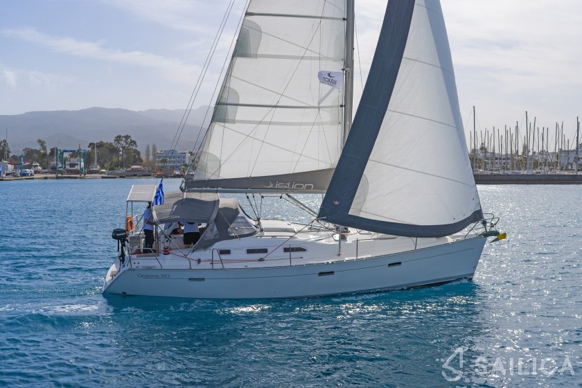 Oceanis 393 - Yacht Charter Sailica
