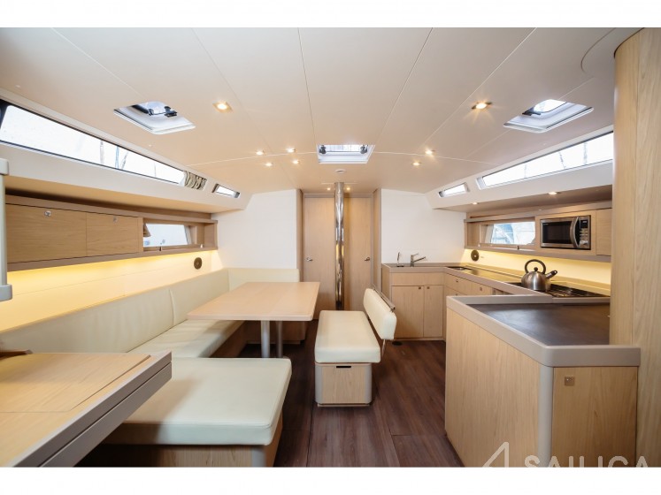 Oceanis 48 - Yacht Charter Sailica