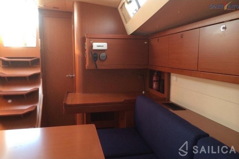 Oceanis 48 - Yacht Charter Sailica