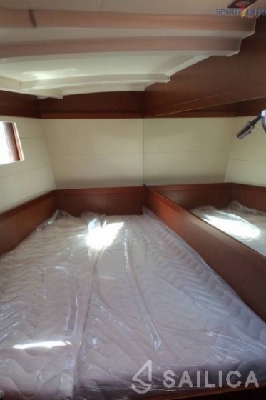 Oceanis 48 - Yacht Charter Sailica