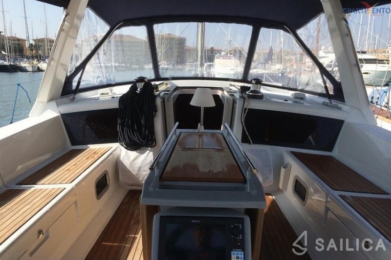 Oceanis 48 - Yacht Charter Sailica
