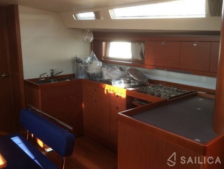 Oceanis 48 - Yacht Charter Sailica