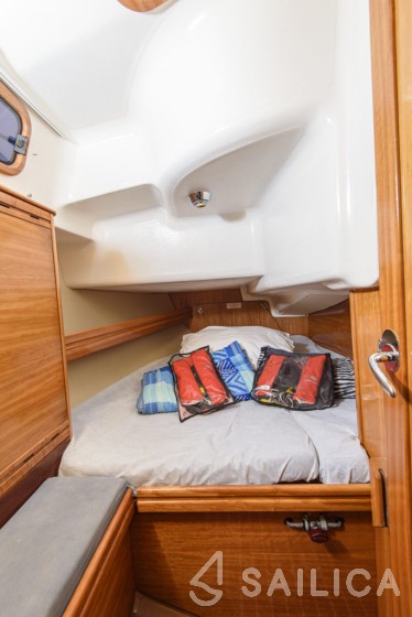 Bavaria 37 Cruiser - Yacht Charter Sailica