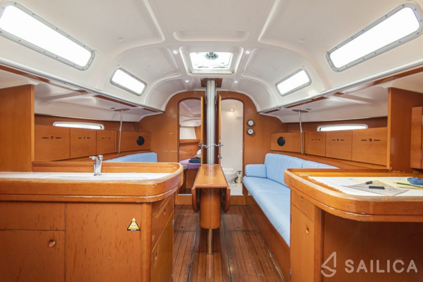 First 40.7 - Yacht Charter Sailica