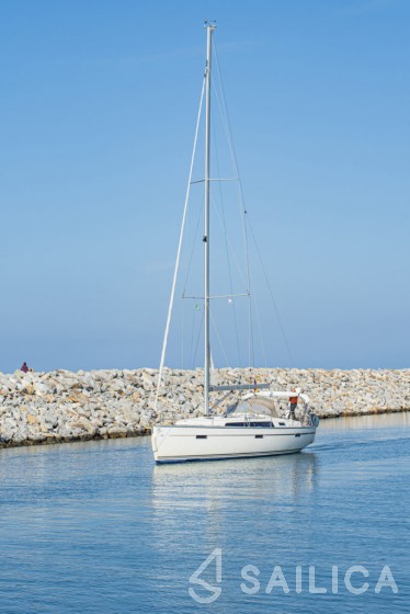 Bavaria 41 Cruiser - Yacht Charter Sailica