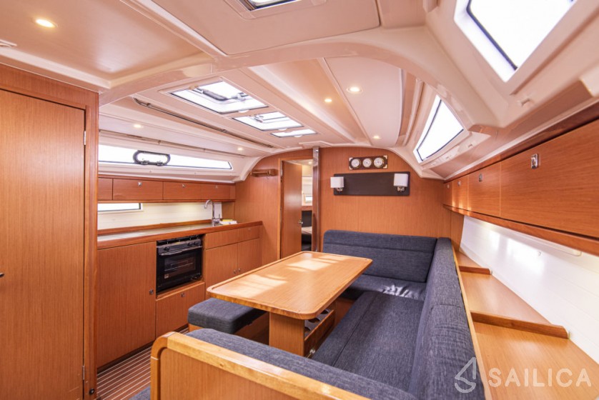 Bavaria 41 Cruiser - Yacht Charter Sailica