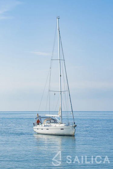 Bavaria 41 Cruiser - Yacht Charter Sailica