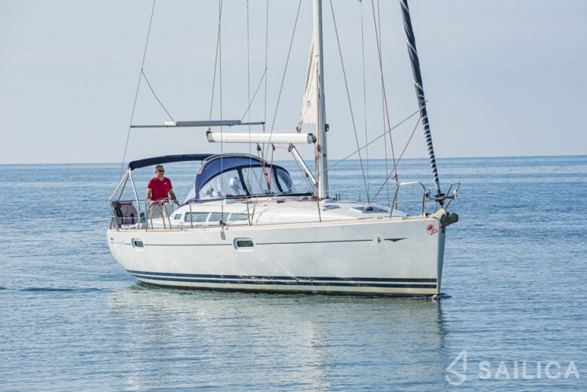 Sun Odyssey 42 i - Yacht Charter Sailica