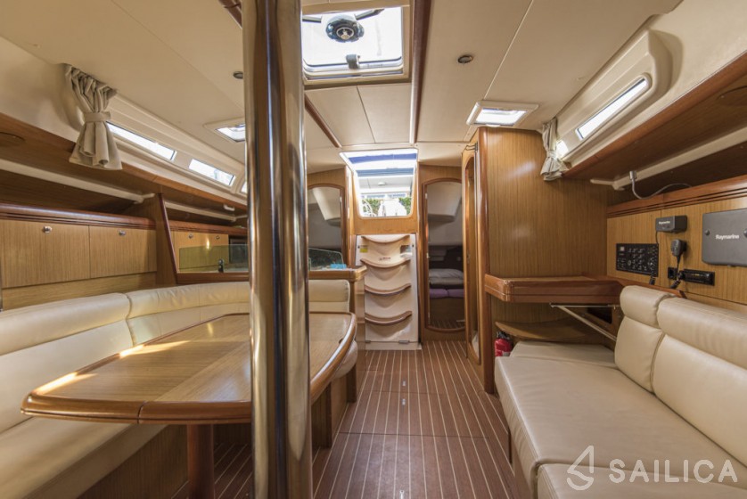 Sun Odyssey 42 i - Yacht Charter Sailica