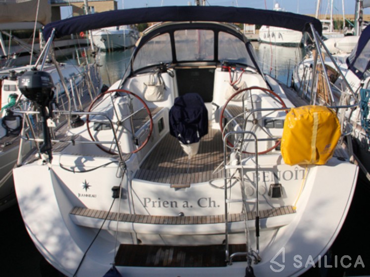 Sun Odyssey 42 i - Yacht Charter Sailica