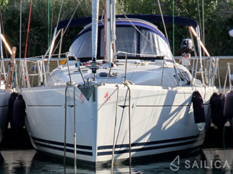 Sun Odyssey 42 i - Yacht Charter Sailica