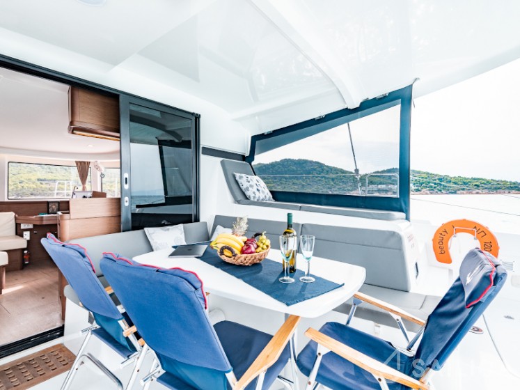 Lagoon 42 - Yacht Charter Sailica