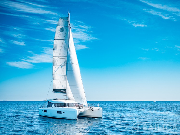 Lagoon 42 - Yacht Charter Sailica