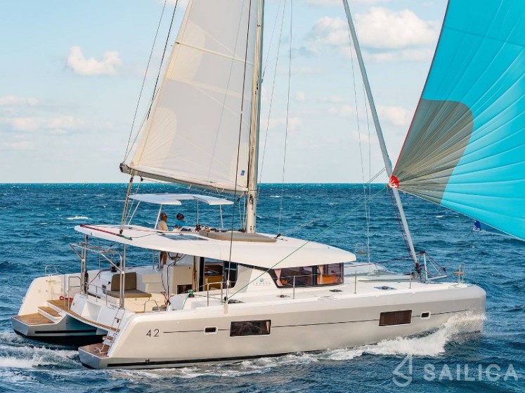 Lagoon 42 - Yacht Charter Sailica