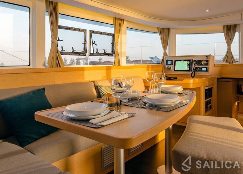 Lagoon 42 - Yacht Charter Sailica