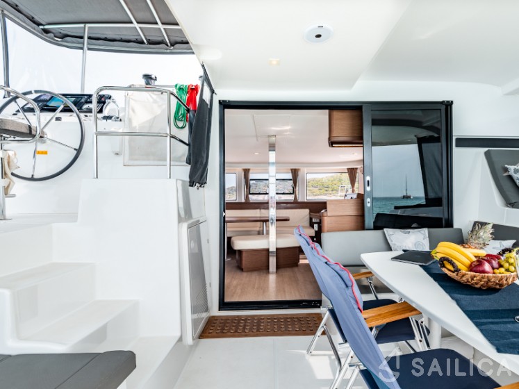 Lagoon 42 - Yacht Charter Sailica