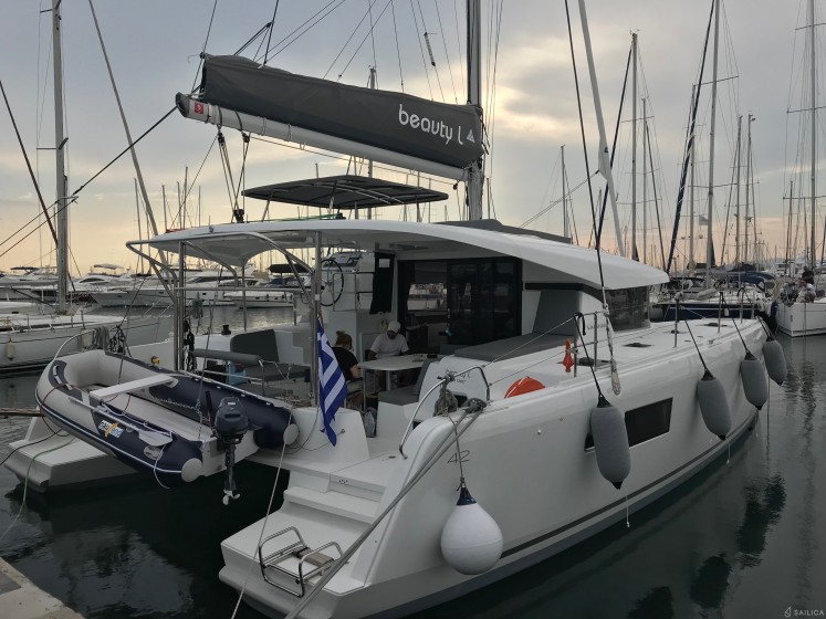 Lagoon 42 - Yacht Charter Sailica