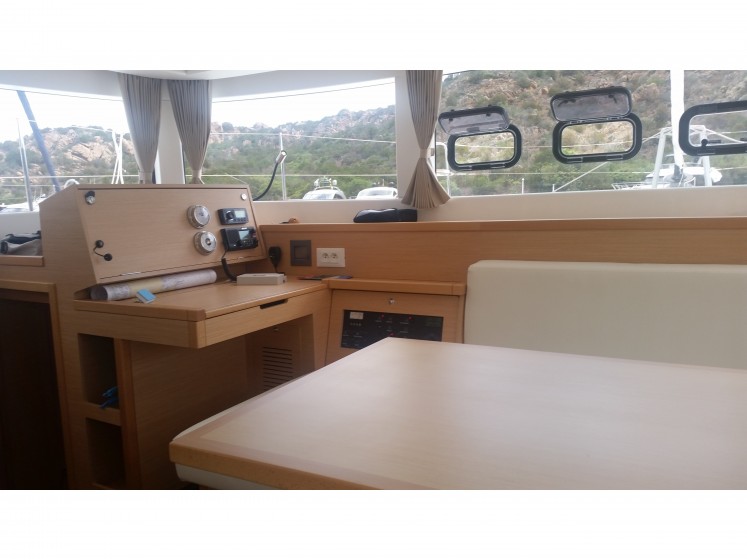Lagoon 39 - Yacht Charter Sailica