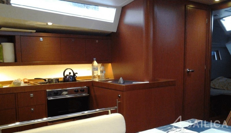 Oceanis 48 - Yacht Charter Sailica