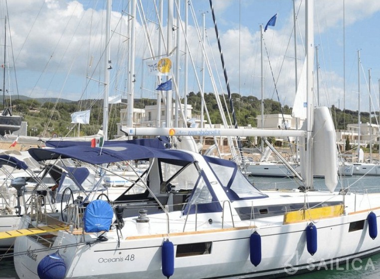 Oceanis 48 - Yacht Charter Sailica
